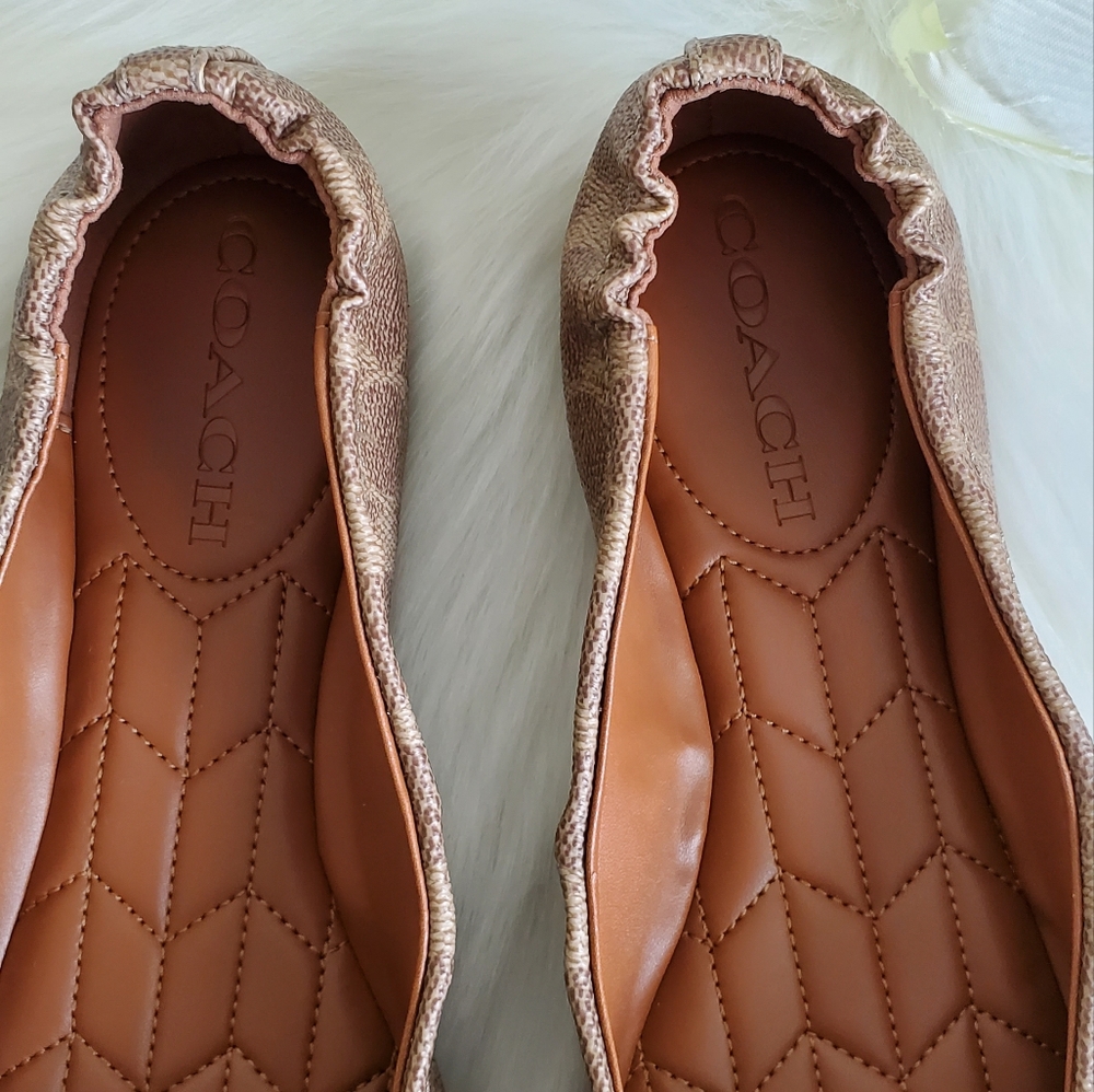 🎀Coach Flat Shoes Size 7 - Picture 3 of 10